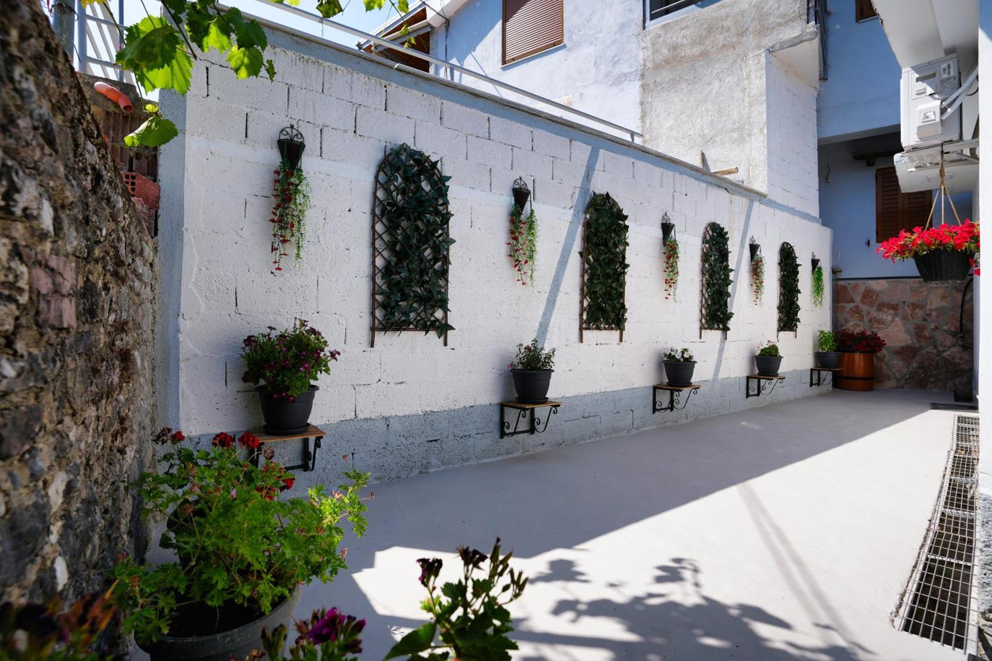 Emblematic House 3 * Gjirokastër